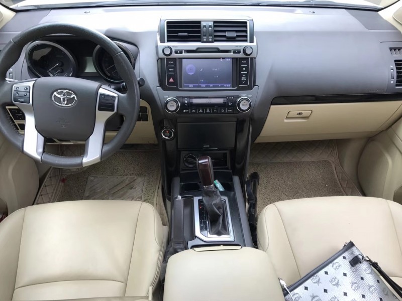 18年丰田普拉多