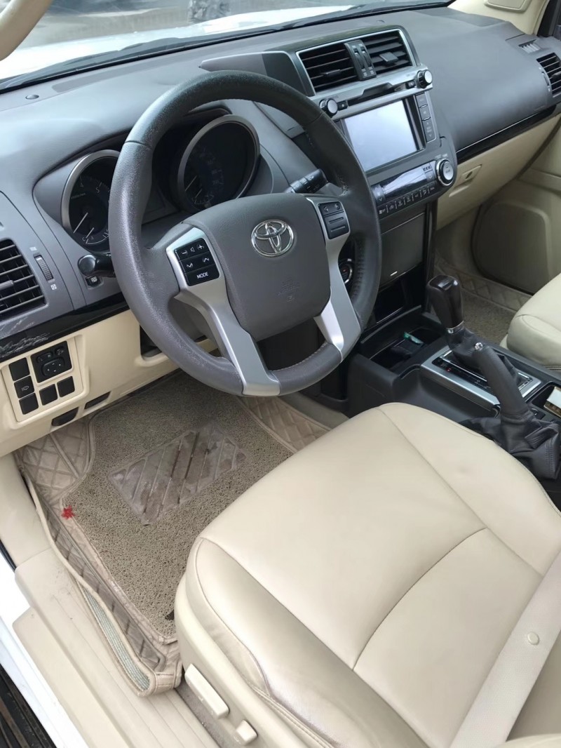 18年丰田普拉多