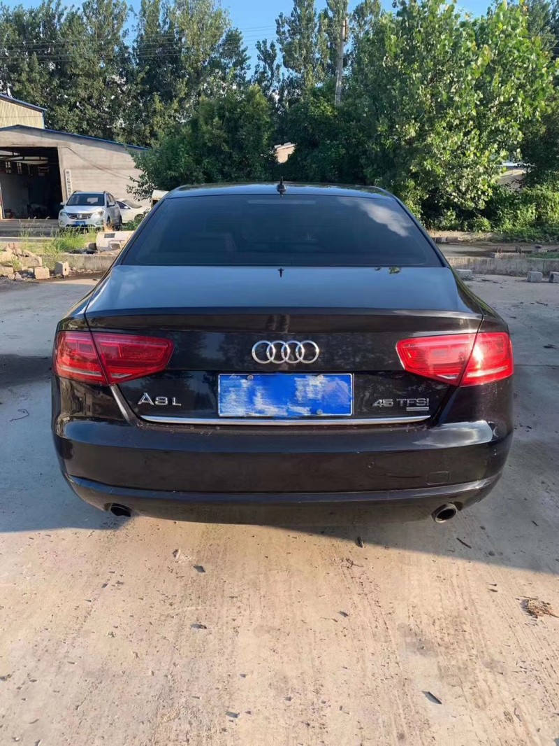 13年奥迪A8L