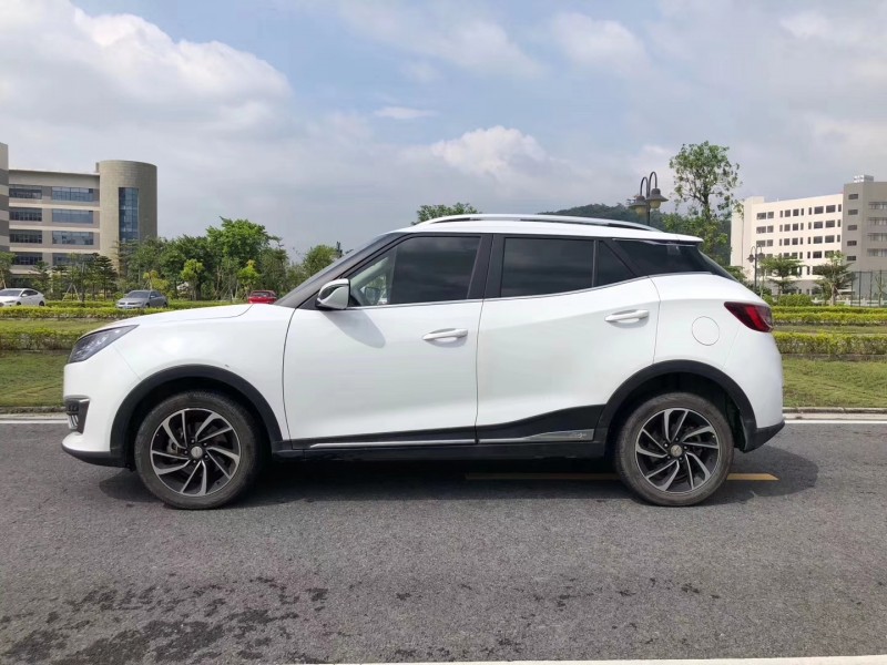 18年众泰T300