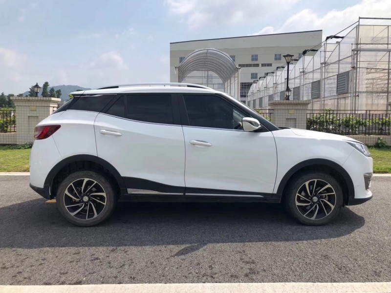 18年众泰T300
