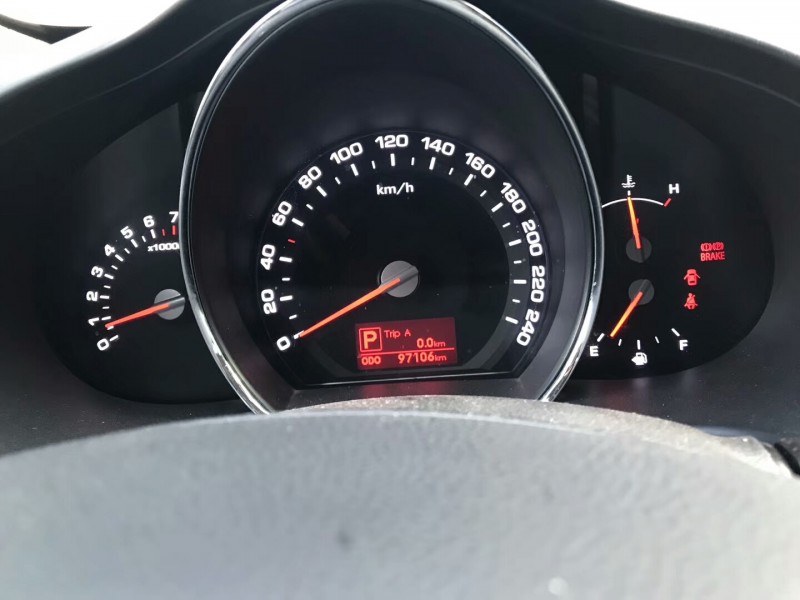 14年起亚智跑