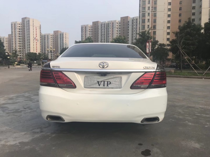 13年丰田皇冠