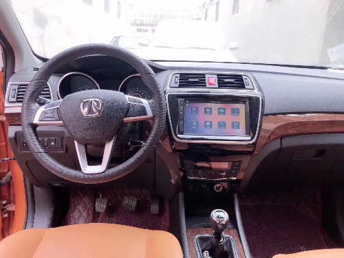 17年北汽威旺S50