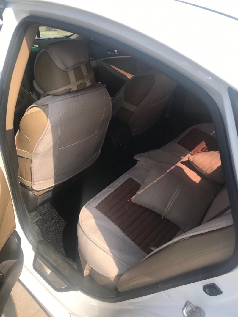 12年现代索纳塔八