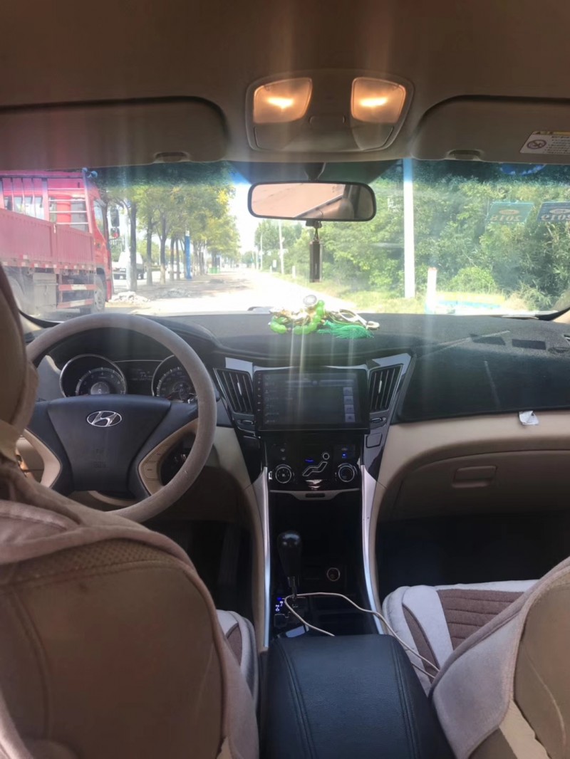 12年现代索纳塔八