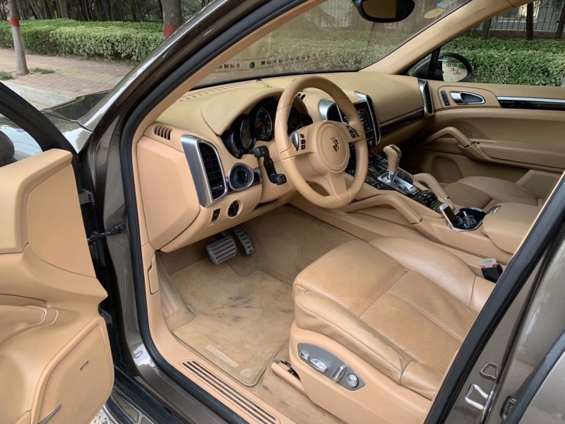 12年保时捷卡宴