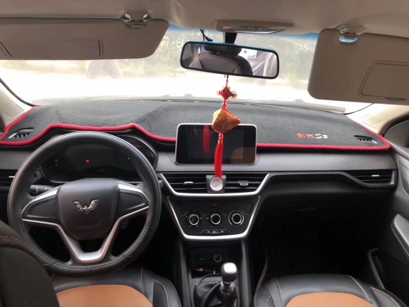 18年五菱汽车五菱宏光