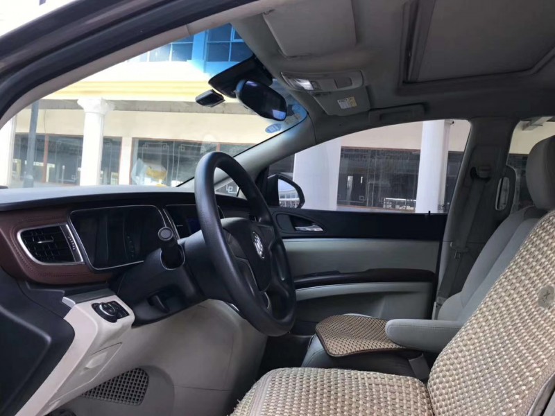 16年别克别克GL8