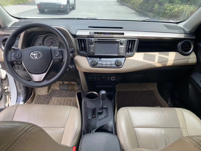14年丰田RAV4