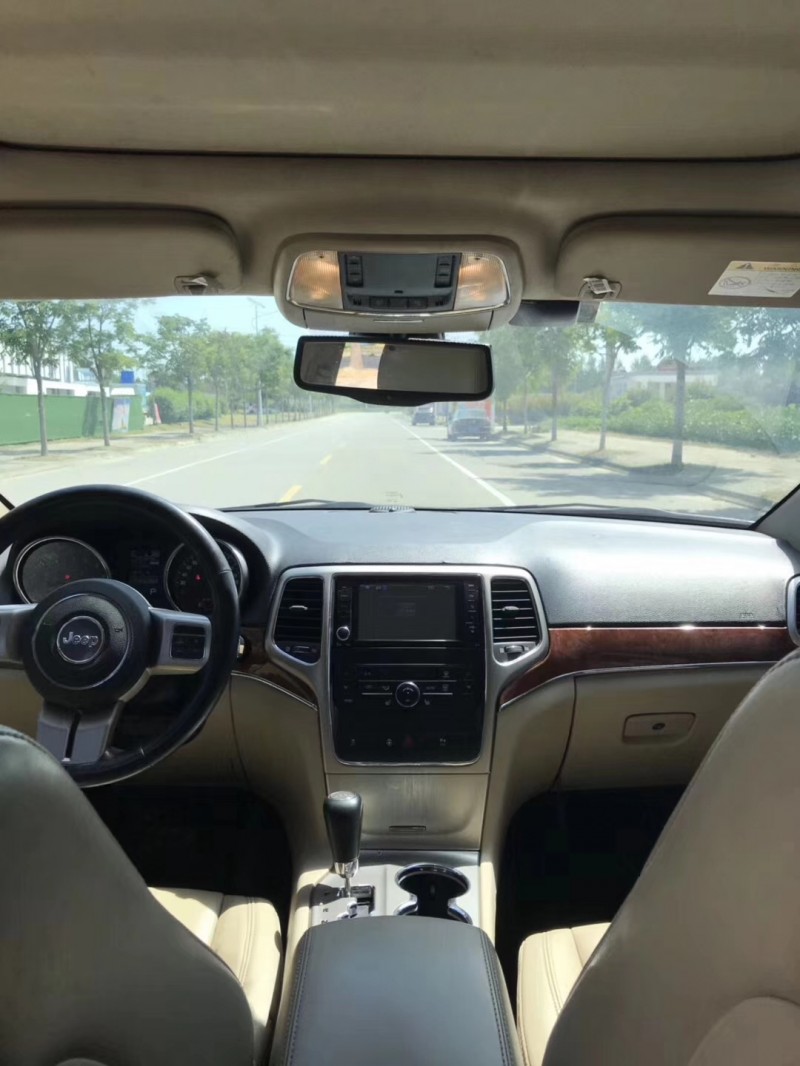 11年Jeep大切诺基