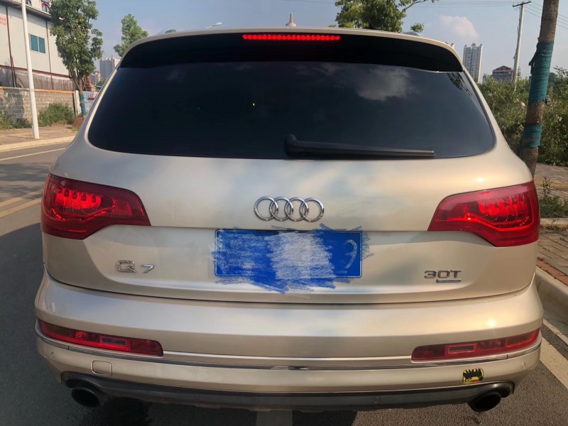 12年奥迪Q7