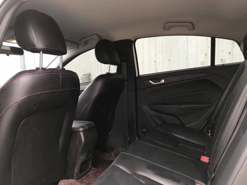 18年奇瑞艾瑞泽