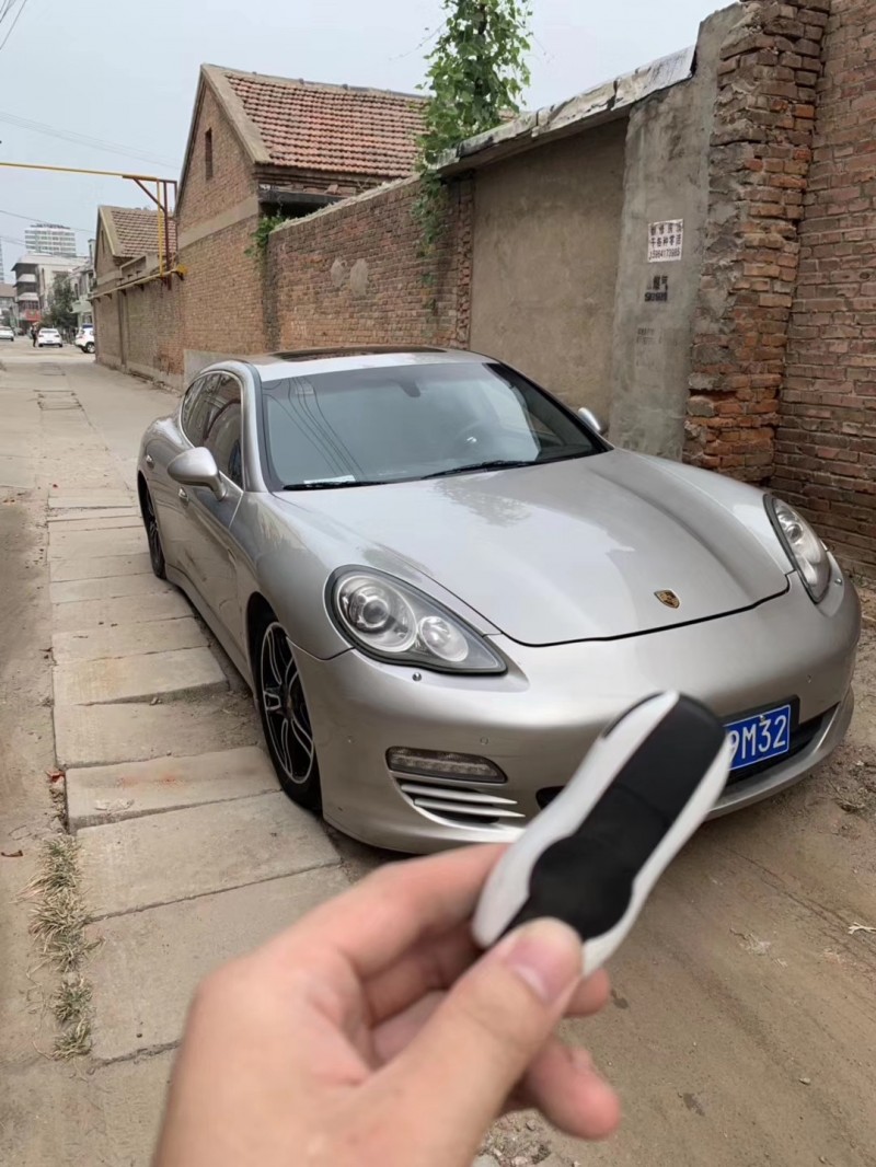10年保时捷帕纳梅拉