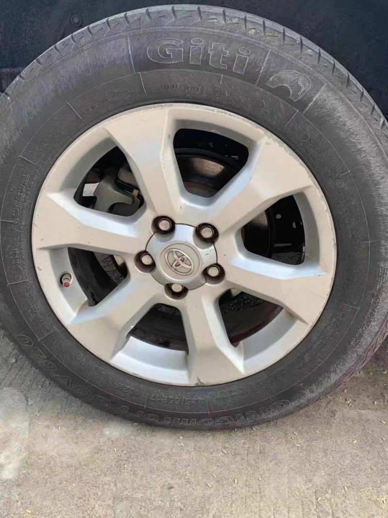 09年丰田RAV4