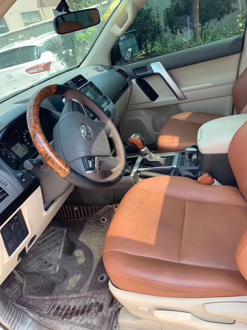 18年丰田普拉多