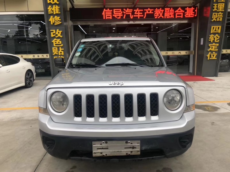11年Jeep自由客