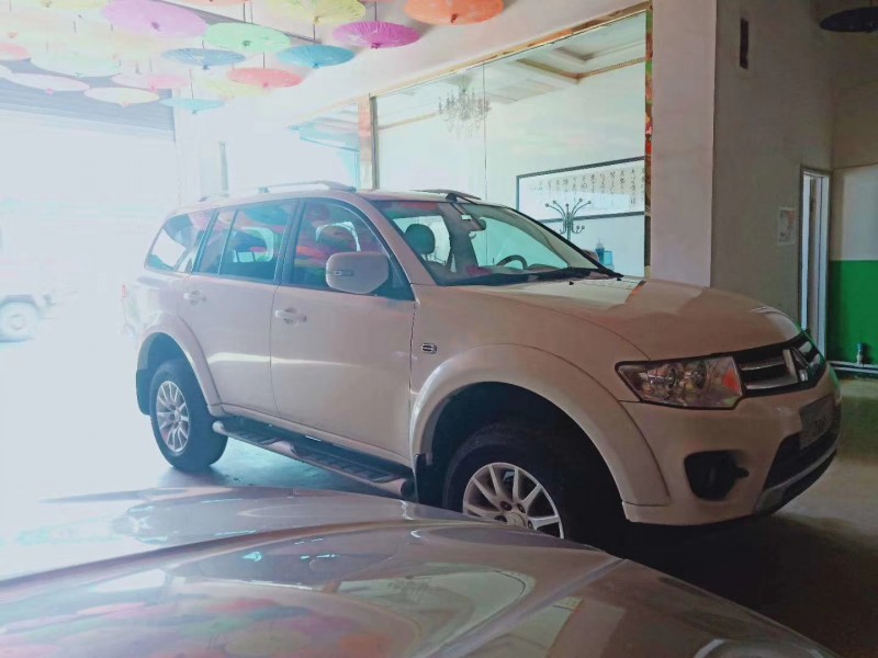 14年三菱帕杰罗·劲畅