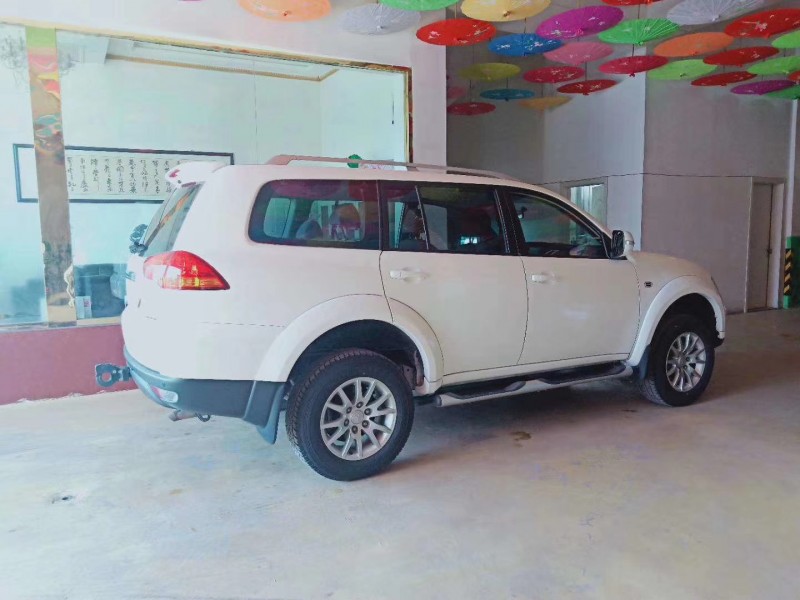 14年三菱帕杰罗·劲畅