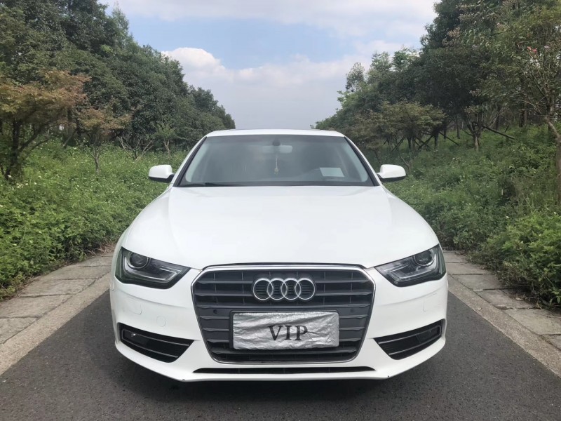 12年奥迪A4L