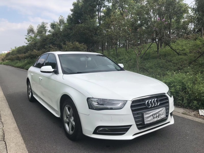12年奥迪A4L