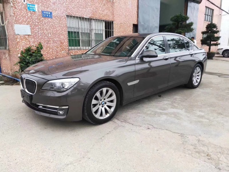 13年宝马7系