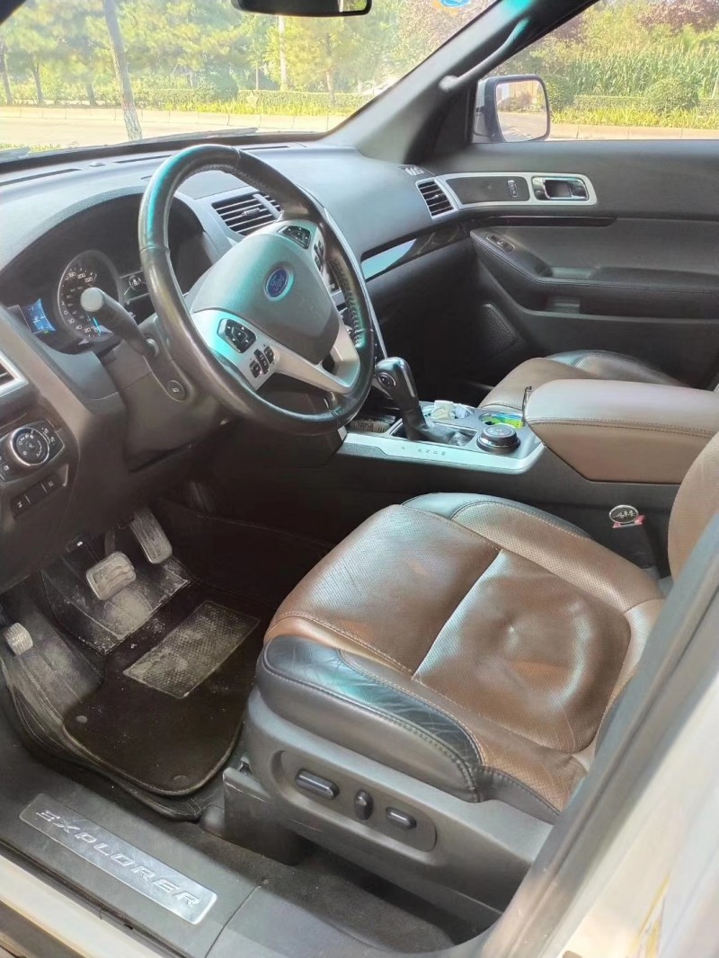 14年福特探险者