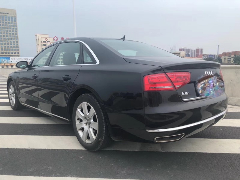 13年奥迪A8L