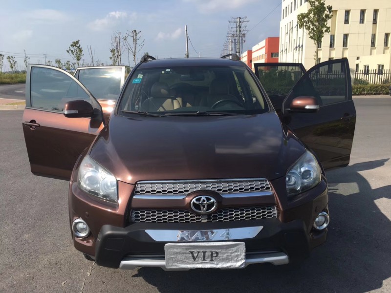 13年丰田RAV4
