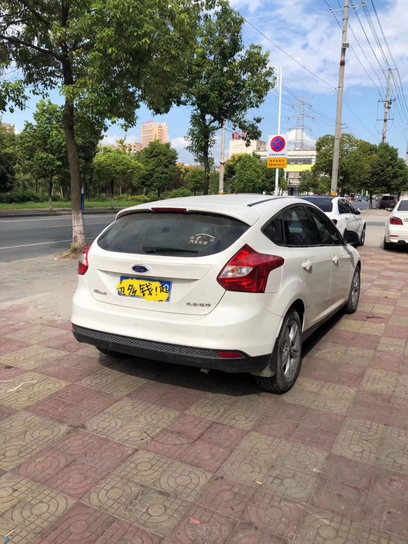 14年福特福克斯