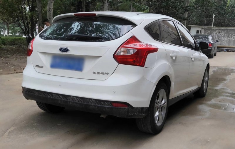 14年福特福克斯