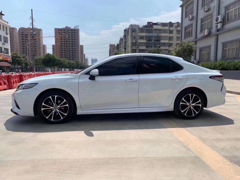 18年丰田凯美瑞