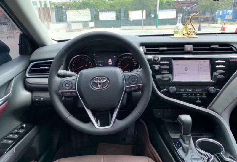 18年丰田凯美瑞