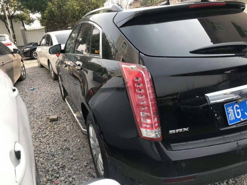 12年凯迪拉克SRX