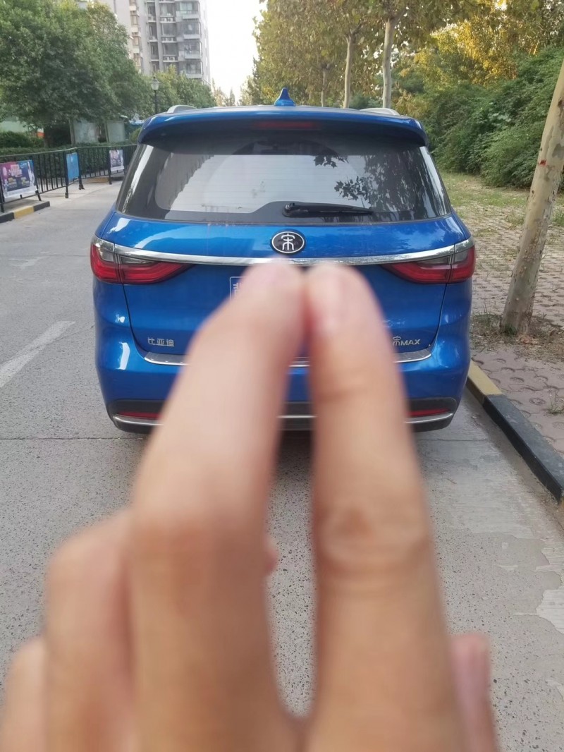 18年比亚迪宋MAX