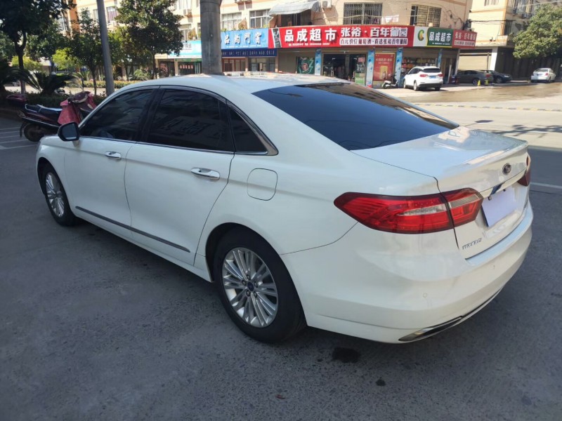 16年福特金牛座