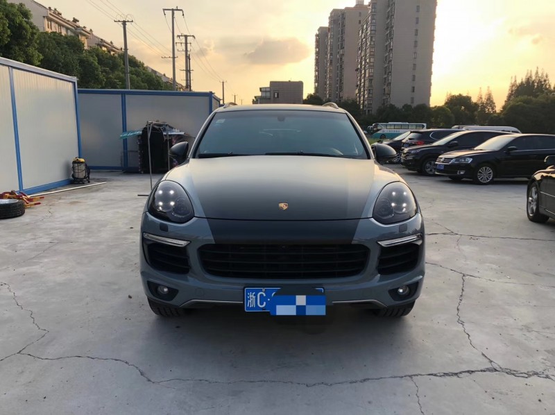 16年保时捷卡宴