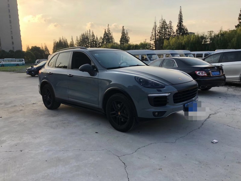 16年保时捷卡宴