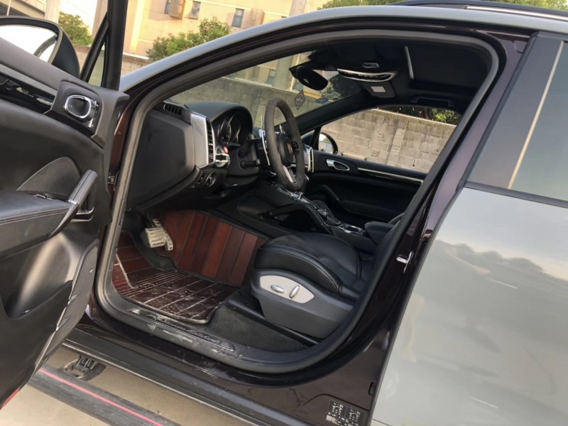 16年保时捷卡宴