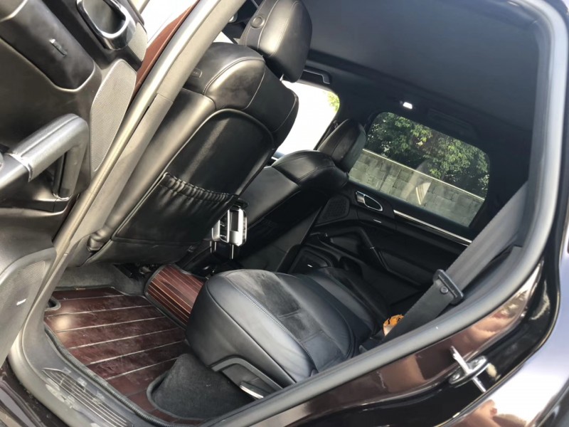 16年保时捷卡宴