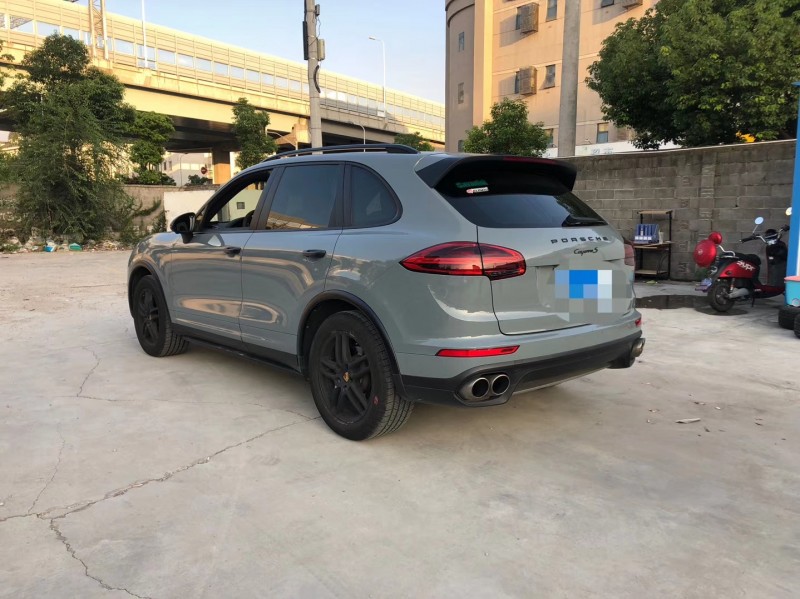 16年保时捷卡宴