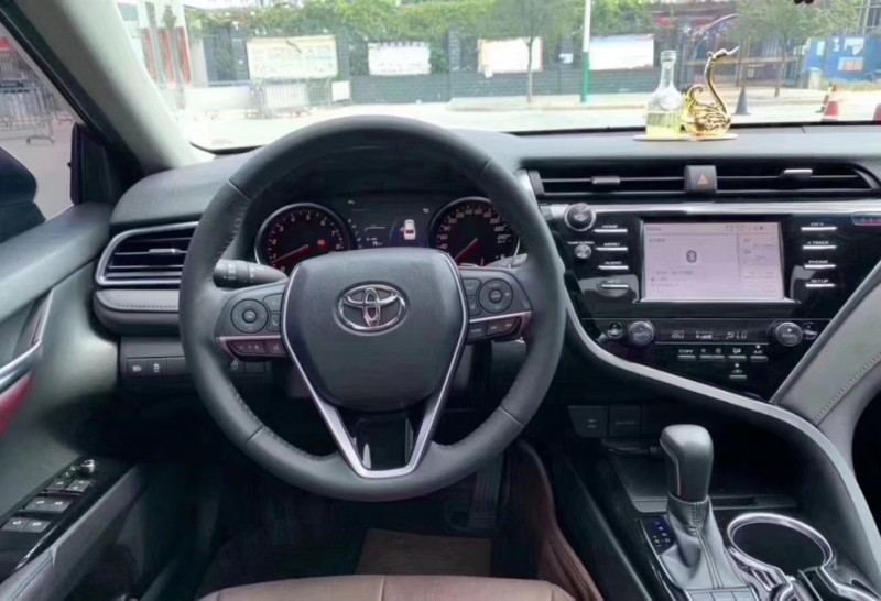 18年丰田凯美瑞