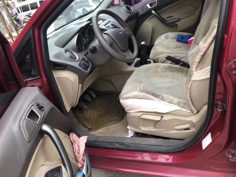 12年福特嘉年华