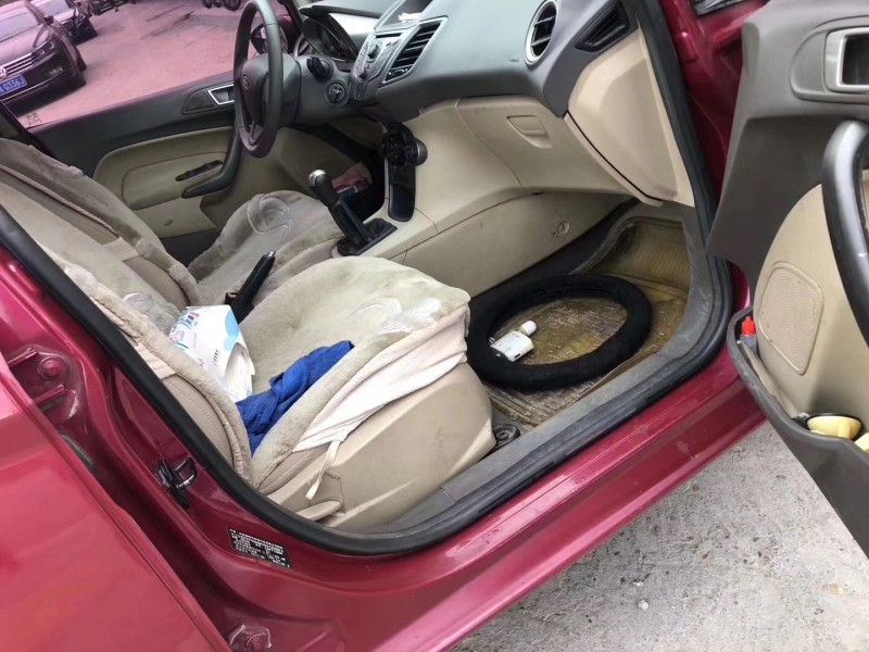 12年福特嘉年华