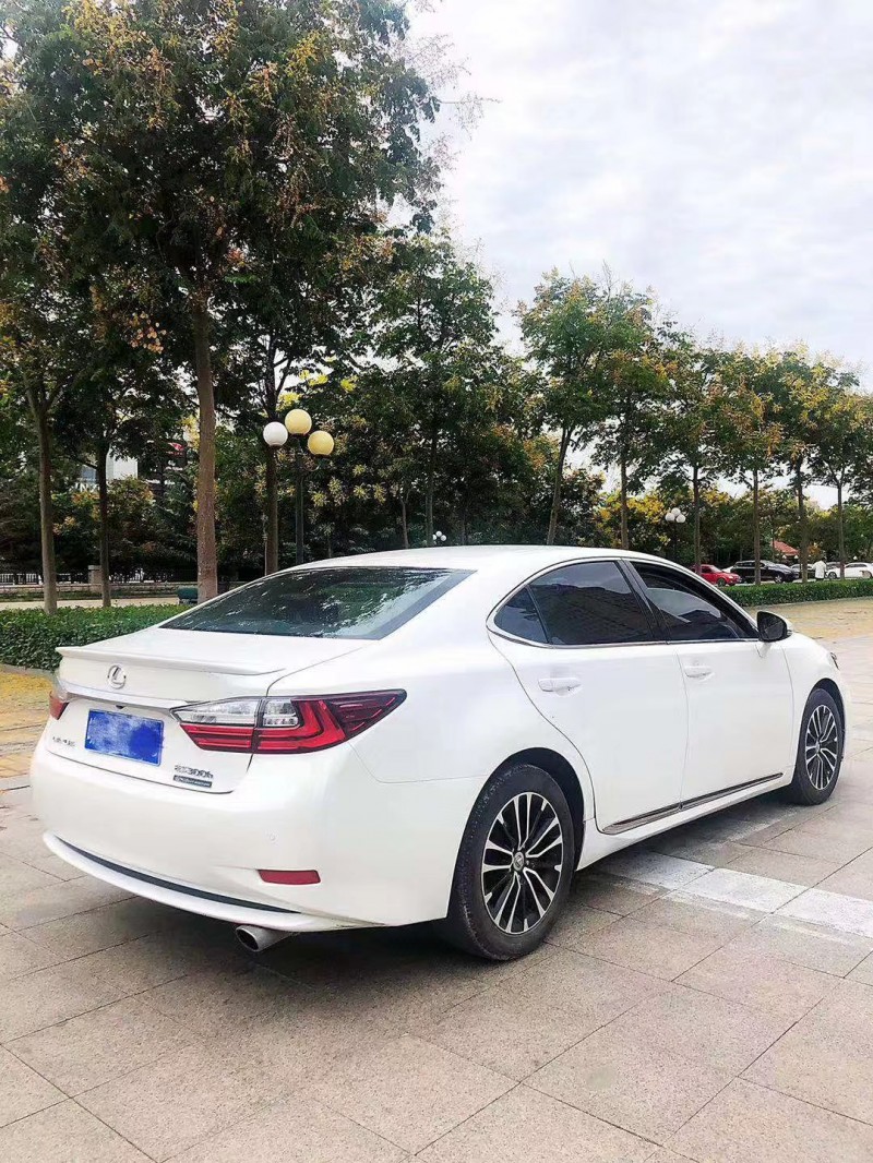 16年雷克萨斯ES