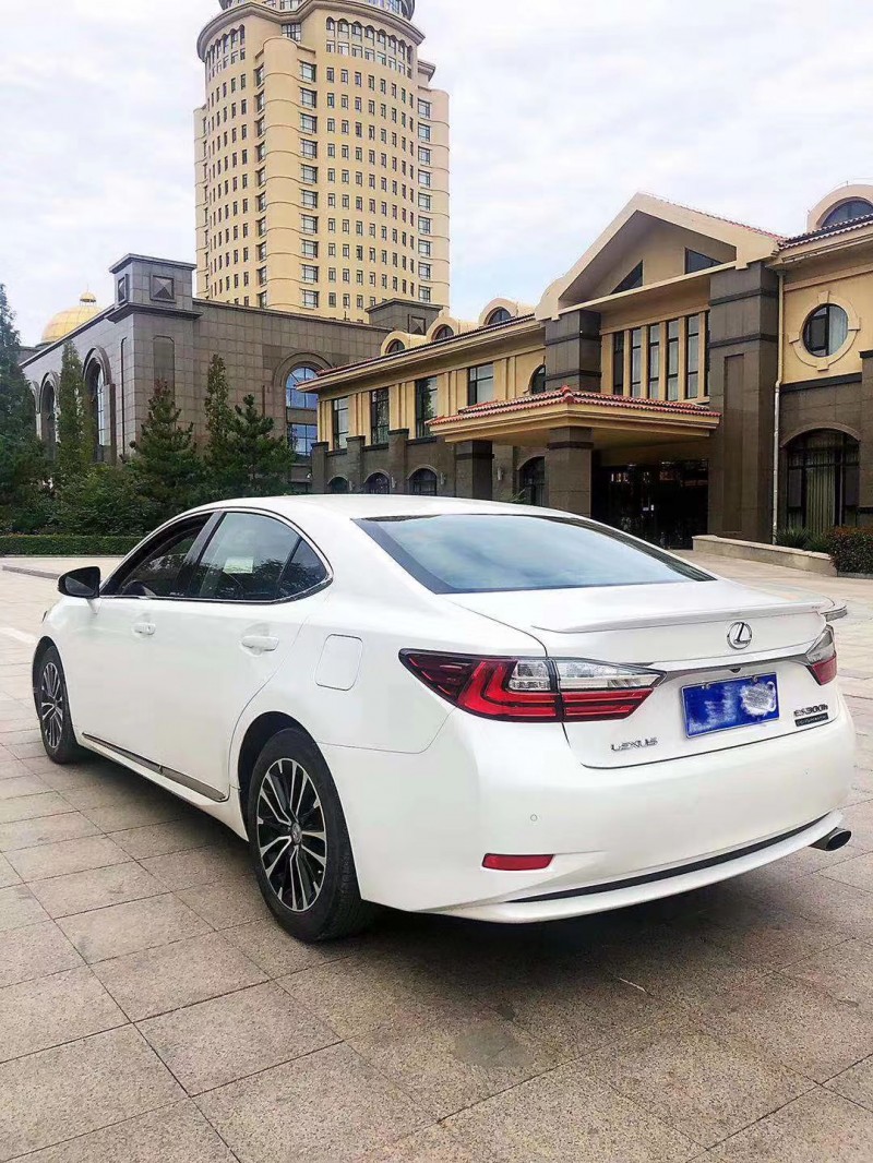 16年雷克萨斯ES