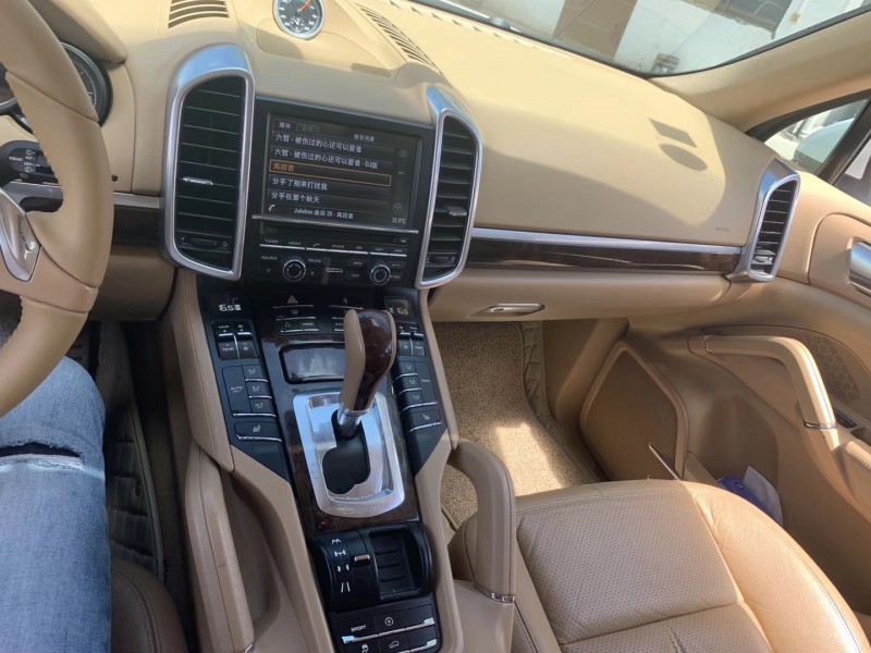 13年保时捷卡宴