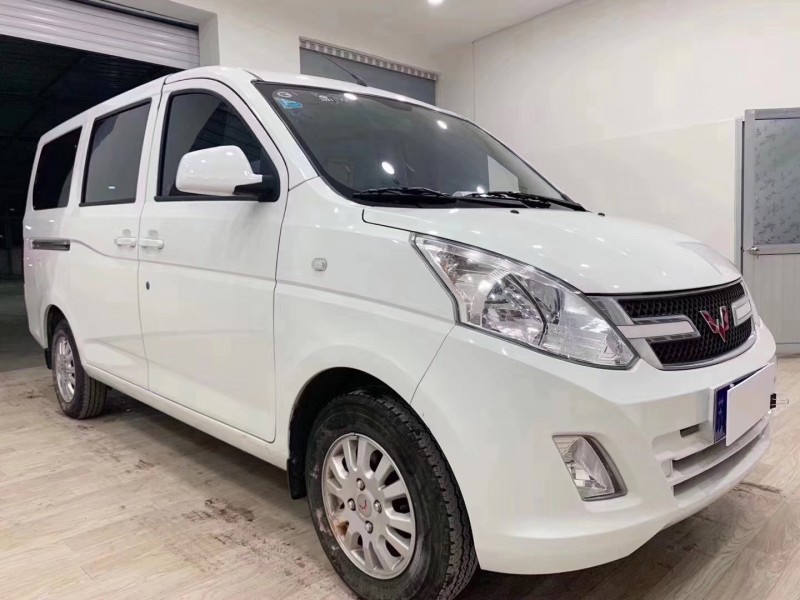 17年五菱汽车五菱荣光