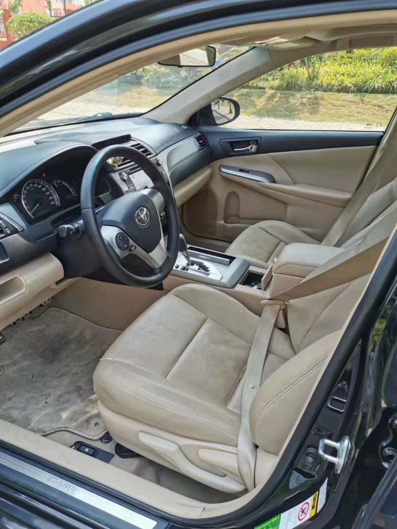 13年丰田凯美瑞