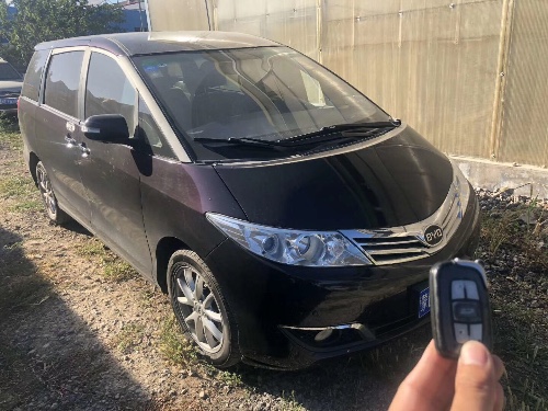 13年比亚迪比亚迪M6